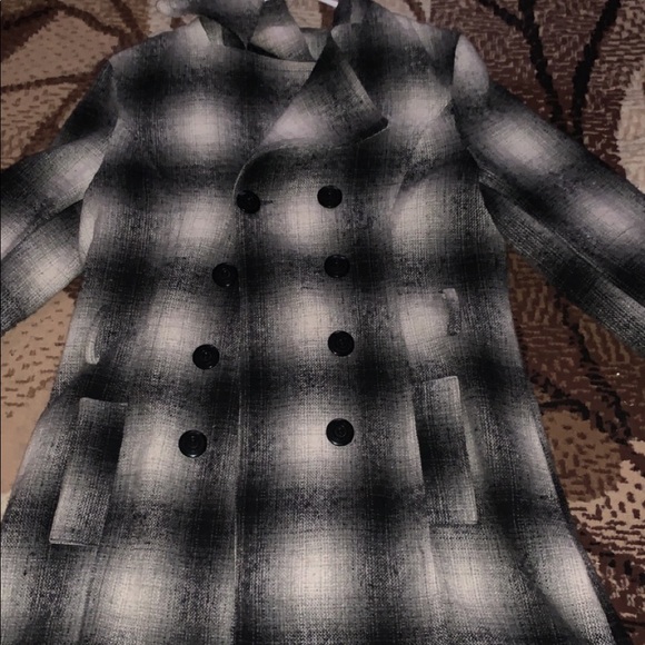 Black and White Botton Down Large Michael F. - Picture 1 of 3